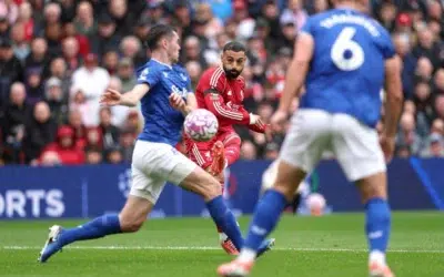 Liverpool, în criză, înfruntă Everton cu doar 5 puncte avans în derby-ul Merseyside