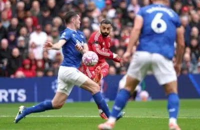Liverpool, în criză, înfruntă Everton cu doar 5 puncte avans în derby-ul Merseyside