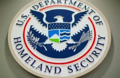 O curte de apel respinge politica lui Trump de detenție a imigranților fără cauțiune