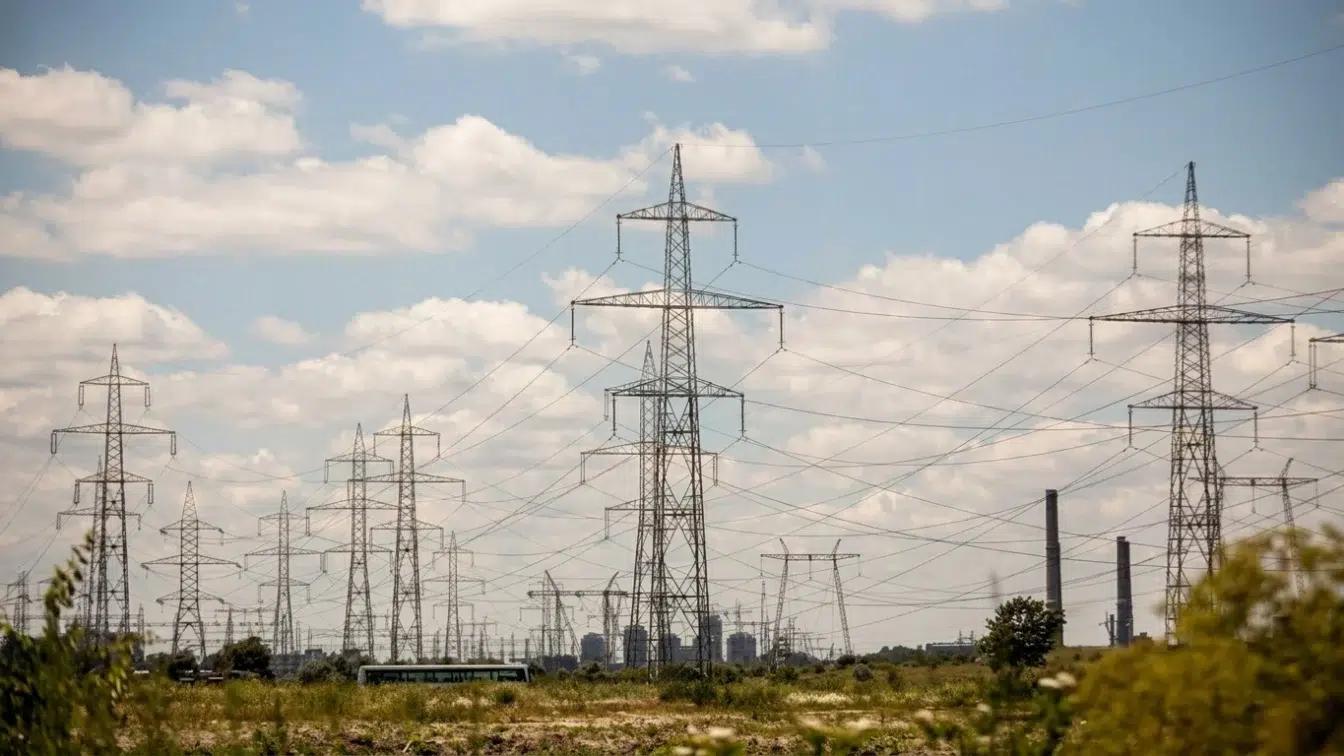 Schema care blochează energia în România. Autorizații de 80.000 MW pentru firme fantomă