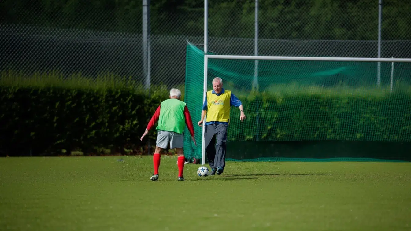 Fotbalul în mers, sportul care îți reface sănătatea la orice vârstă