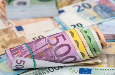 O firmă din Cluj a încercat să obțină 780.000 de euro din fonduri UE cu acte false