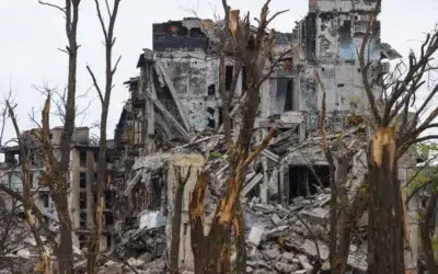 Rusia șterge urmele a 22.000 de morți la Mariupol și distruge gropile comune