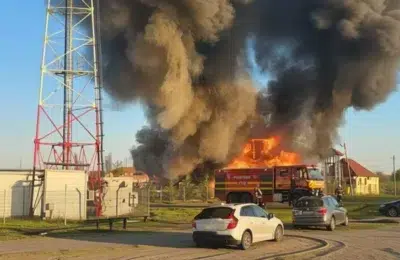 O biserică de lemn de lângă Timișoara a ars complet mobilizând 28 de pompieri