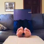 Care este vârsta, la care tinerii din UE, pleacă de acasă?