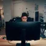 Peste 639.000 de joburi AI noi, arată care este meseria viitorului pentru tineri