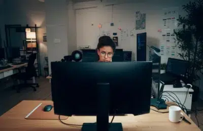 Peste 639.000 de joburi AI noi, arată care este meseria viitorului pentru tineri