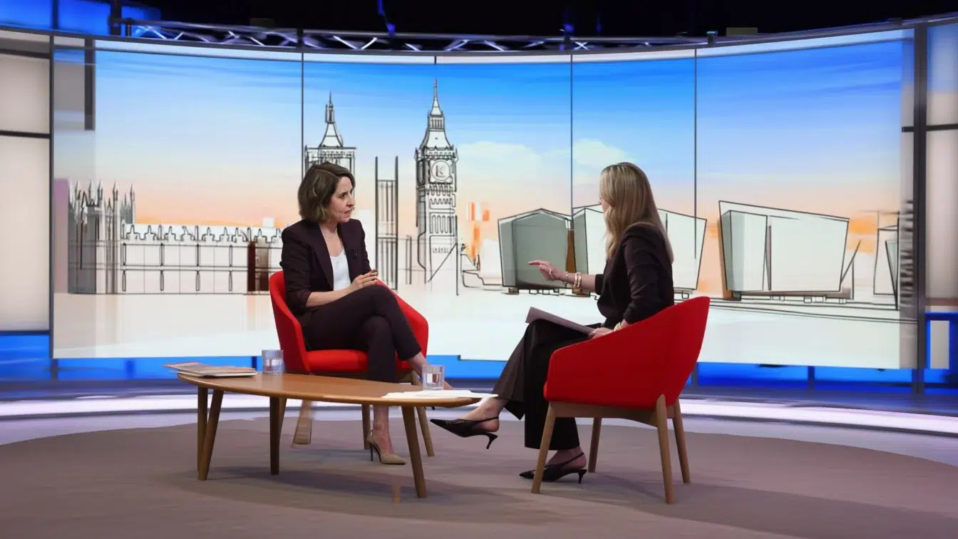 Interzis la chatbot AI pentru copiii sub 16 ani? Guvernul britanic analizează măsura