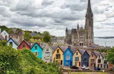 Irlanda angajează 55.000 de străini cu salarii de până la 7.500 de euro pe lună