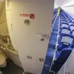 Jumătate din tăvile de securitate au viruși şi care sunt cele mai murdare locuri din avion