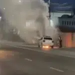 Un autoturism Logan de Poliție a fost mistuit de flăcări la Iași, despre care pompierii au stabilit cauza