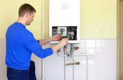 Care sunt meseriile cu 10 clase care aduc salarii de 14.000 de lei net în România