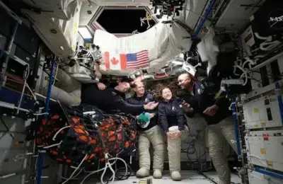 Cei 4 astronauți Artemis 2 ajung astăzi la Lună, după o pauză de peste 50 de ani