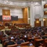 PSD și AUR vor să dea jos Guvernul Bolojan cu 253 de semnături