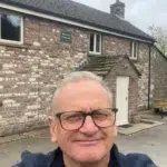 Bărbatul care urina de 18 ori pe zi spune cum o operație cu robot i-a schimbat viața