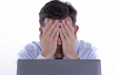 În prezent, 1 din 3 angajați români vrea să plece de la jobul actual