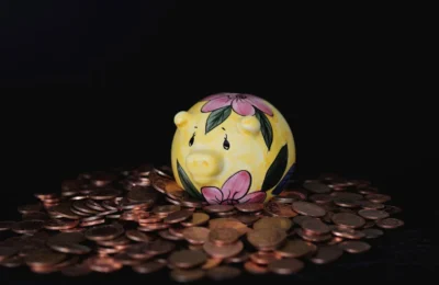 Plafonul pentru economii cash de 20.000 de lire se reduce cu 40% din 2027