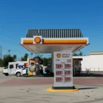 Prețul benzinei ar putea scădea sub 4 dolari pe galon în următoarele zile