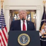 Americanii plătesc cu 40% mai mult pe benzină deși Trump a promis prețuri sub 2 dolari