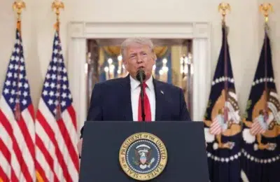 Americanii plătesc cu 40% mai mult pe benzină deși Trump a promis prețuri sub 2 dolari
