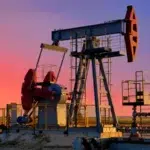 În anul 2026 petrolul atinge 100 dolari iar în 2020 acesta valora minus 37 dolari barilul