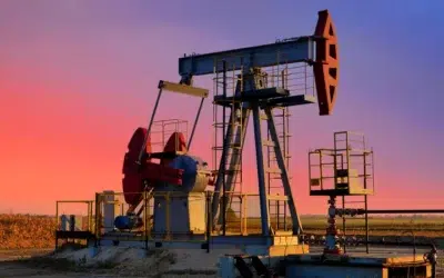 În anul 2026 petrolul atinge 100 dolari iar în 2020 acesta valora minus 37 dolari barilul