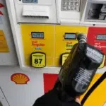 Prețul petrolului a explodat la 125 de dolari. Urmează scumpiri masive la pompă