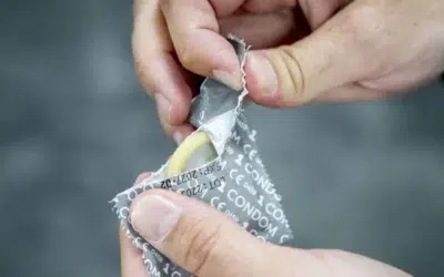 Criza din Iran a afectat şi cel mai mare producător de prezervative din Malaezia