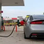 Reducerea accizei a ieftinit motorina cu 36 de bani peste noapte