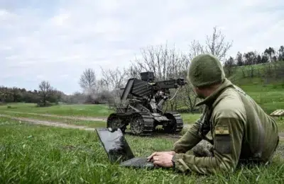 Ucraina trimite roboți pe front și anunță 22.000 de misiuni fără soldați