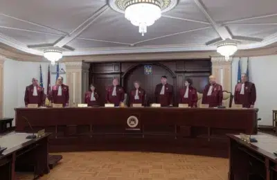 Judecătorii CCR primesc un spor de stres de 2.300 de euro pe lângă salarii de 10.000