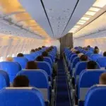 Zborurile se scumpesc cu până la 50 de euro din cauza prețului la combustibil