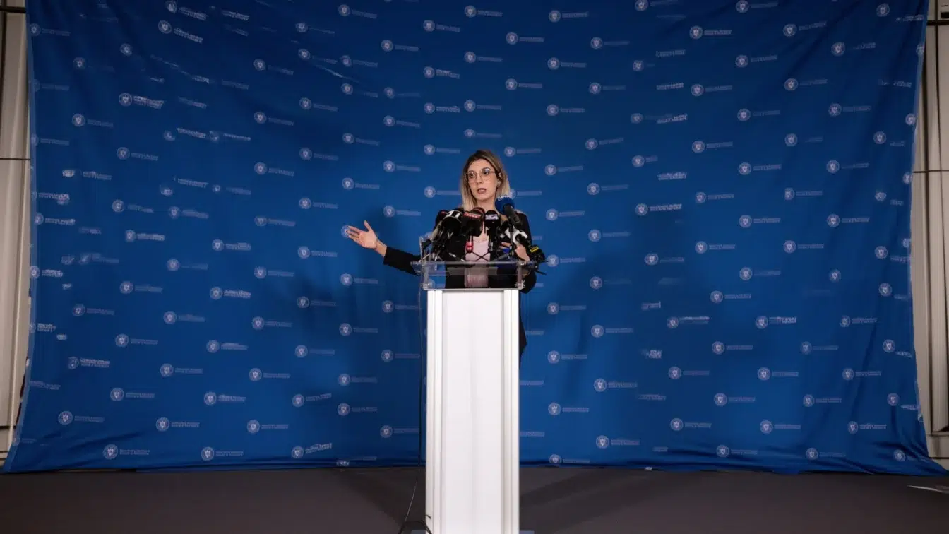 Ministrul Mediului, Diana Butoianu anunță ridicarea tuturor șezlongurilor ilegale de pe litoral