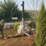 Armata israeliană condamnă un soldat filmat lovind o statuie a lui Iisus