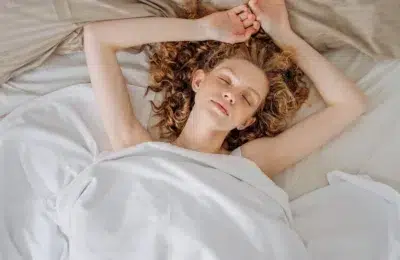 Care este obiceiul de dimineață, ignorat de mulți, care îți poate strica digestia