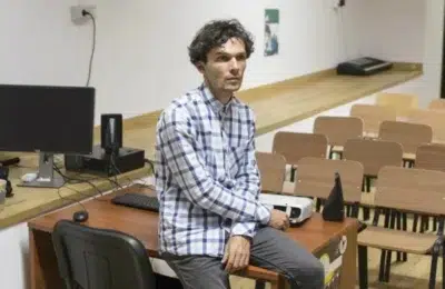 Profesorul de la Sava, Bogdan Teodorescu: Elevii sunt obosiți și tensionați, ca într-o cursă continuă