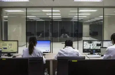 Un hacker a furat 10 petabytes de date militare din supercomputerul Chinei