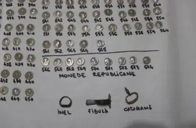 Un tezaur dacic cu 574 de monede de argint a fost 8descoperit întâmplător la Botoșani