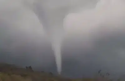 O tornadă a fost surprinsă în comuna Râciu din județul Mureș