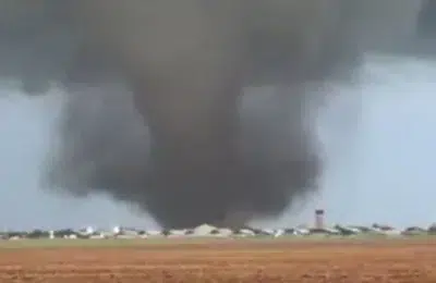 În Oklahoma, cel puțin 10 au fost răniți după ce o tornadă a lovit o bază aeriană