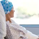 Un nou tratament aprobat de NHS triplează speranța de viață pentru un cancer agresiv