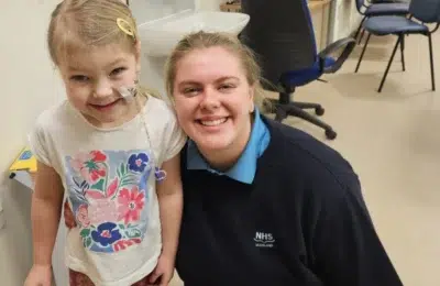 Viața unei fetițe de 4 ani, salvată de medici. Mama dezvăluie simptomele ignorate