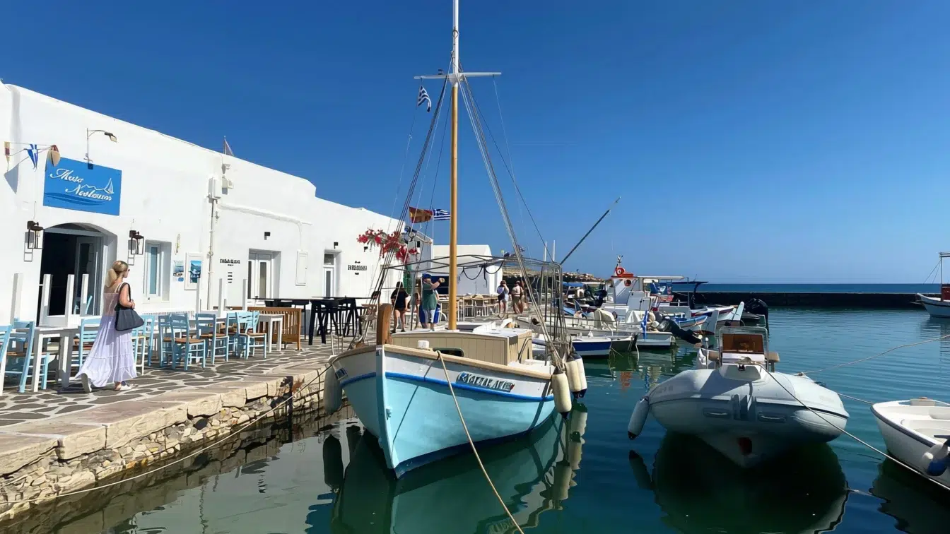 Grecia ignora regulile UE si renunta la biometrie pentru turistii britanici