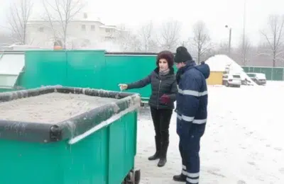 Cele 12 utilaje de topit zăpada ale lui Firea zac nefuncționale după 8 ani