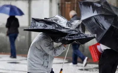 Ploi torentiale si vant de 80 km pe ora in estul tarii. ANM anunta un nou Cod galben