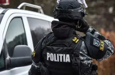 DNA verifica angajarile lui Robert Negoita. Angajatii Apele Romane protesteaza in Capitala