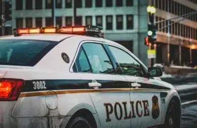 Donald Trump este dat in judecata de doi politisti. Miza este un fond de 1,8 miliarde de dolari