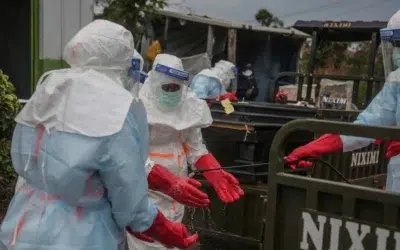 Localnicii au incendiat un centru Ebola in Congo. Numarul mortilor a ajuns la 160