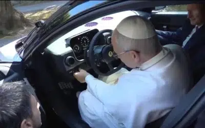Ferrari prezintă primul model electric. Papa Leon a testat mașina de 1040 cai putere