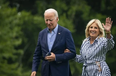 Jill Biden s-a temut de un atac cerebral la dezbaterea din 2024. Ce scrie Kamala Harris in cartea sa